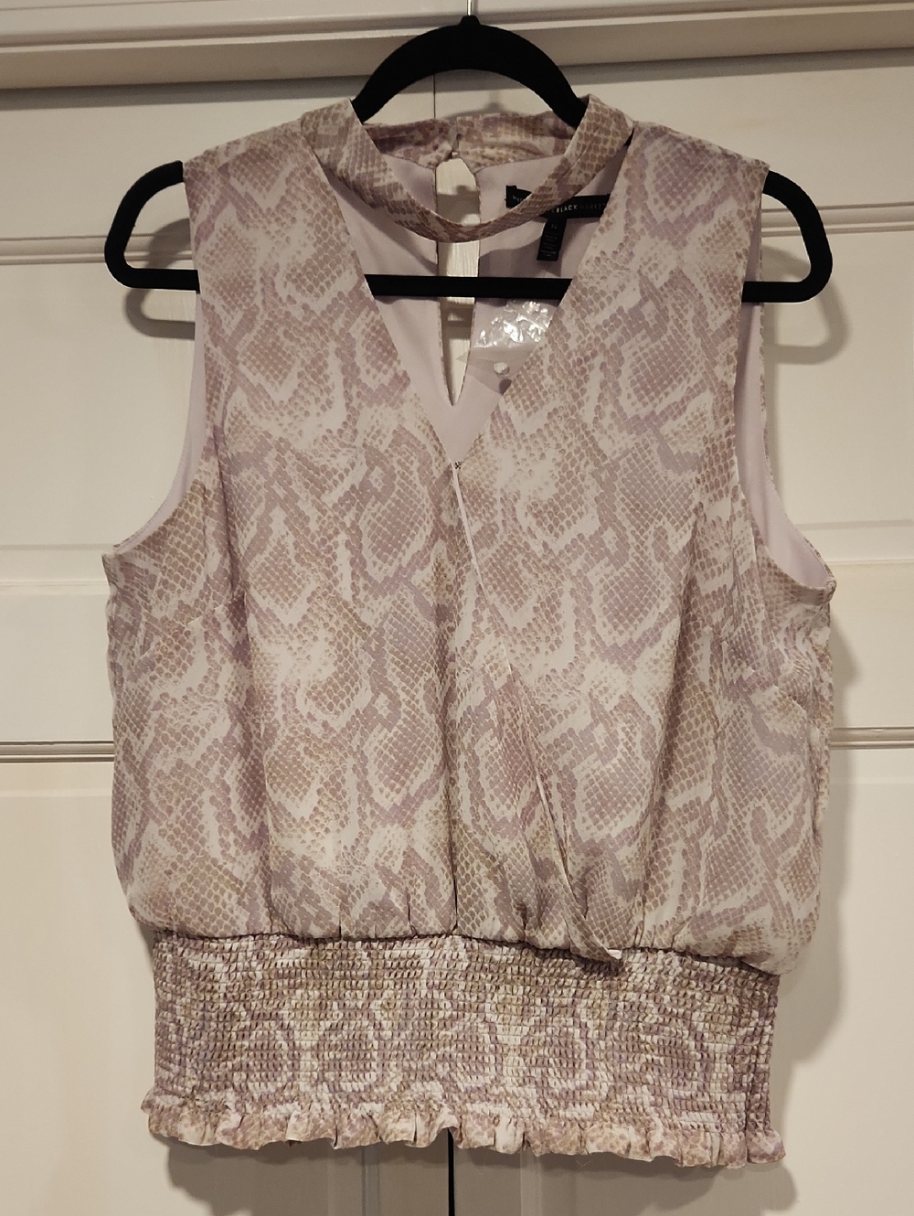 NWT - WHBM Sleeveless V-Neck Snake Print Blouse in Soft Mauve & Cream - Size 14